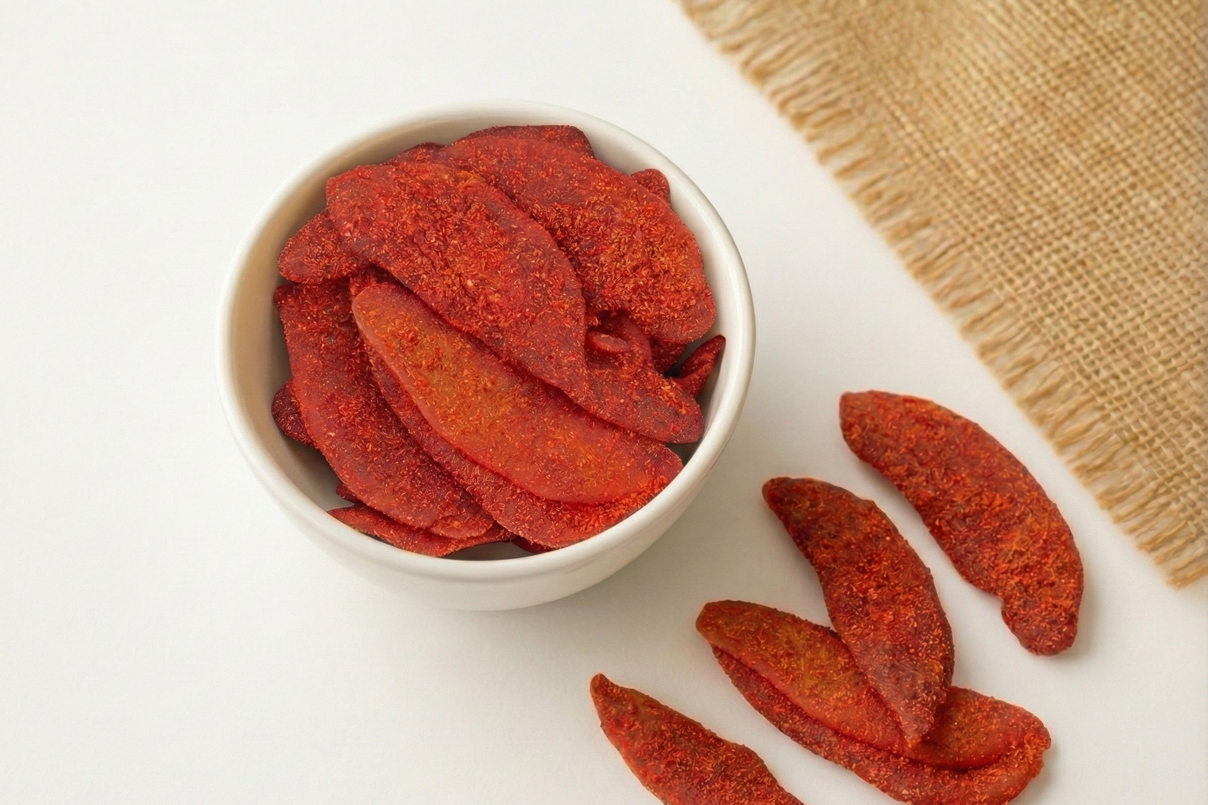 Visita nuestra tienda en línea y compra tus snacks enchilados favoritos. Entrega a domicilio.