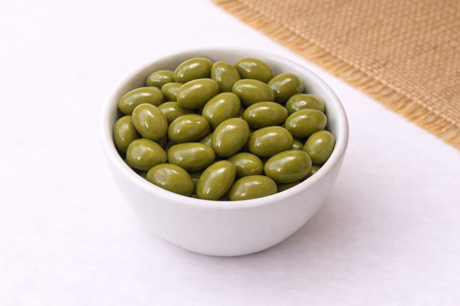 Almendra con matcha a granel. Visita nuestra tienda en línea y compra tus snacks, nueces, semillas.