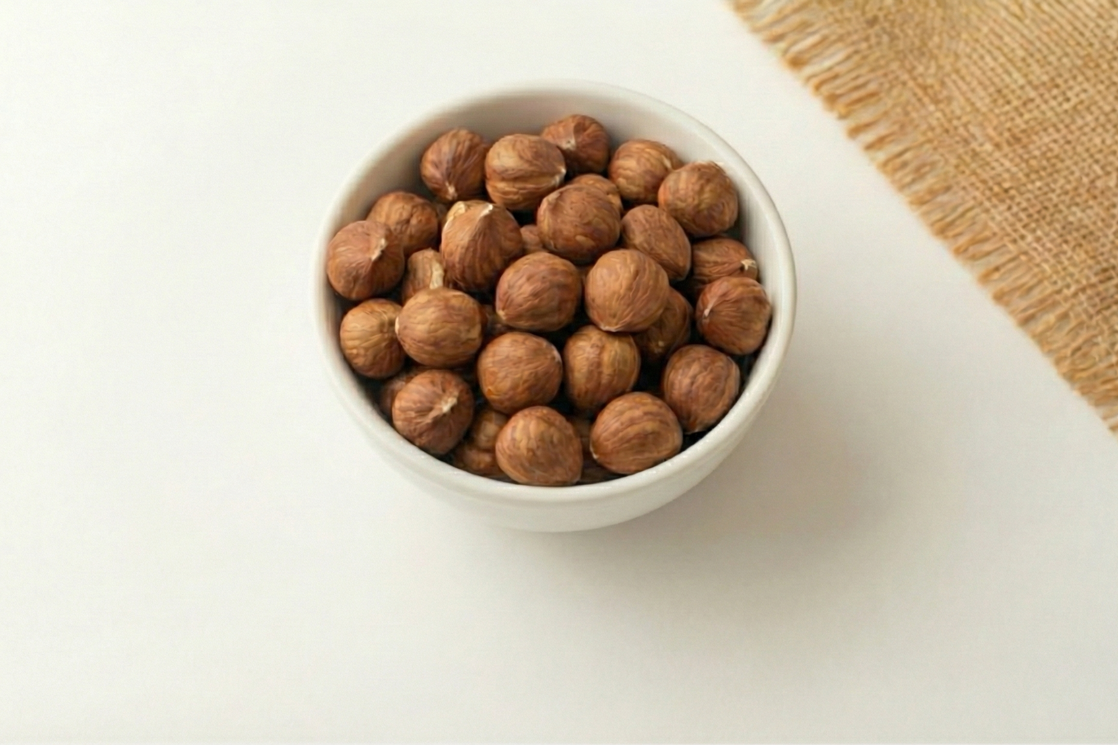 Avellana tostada a granel. Compra en línea y disfruta de sus beneficios en tu salud.