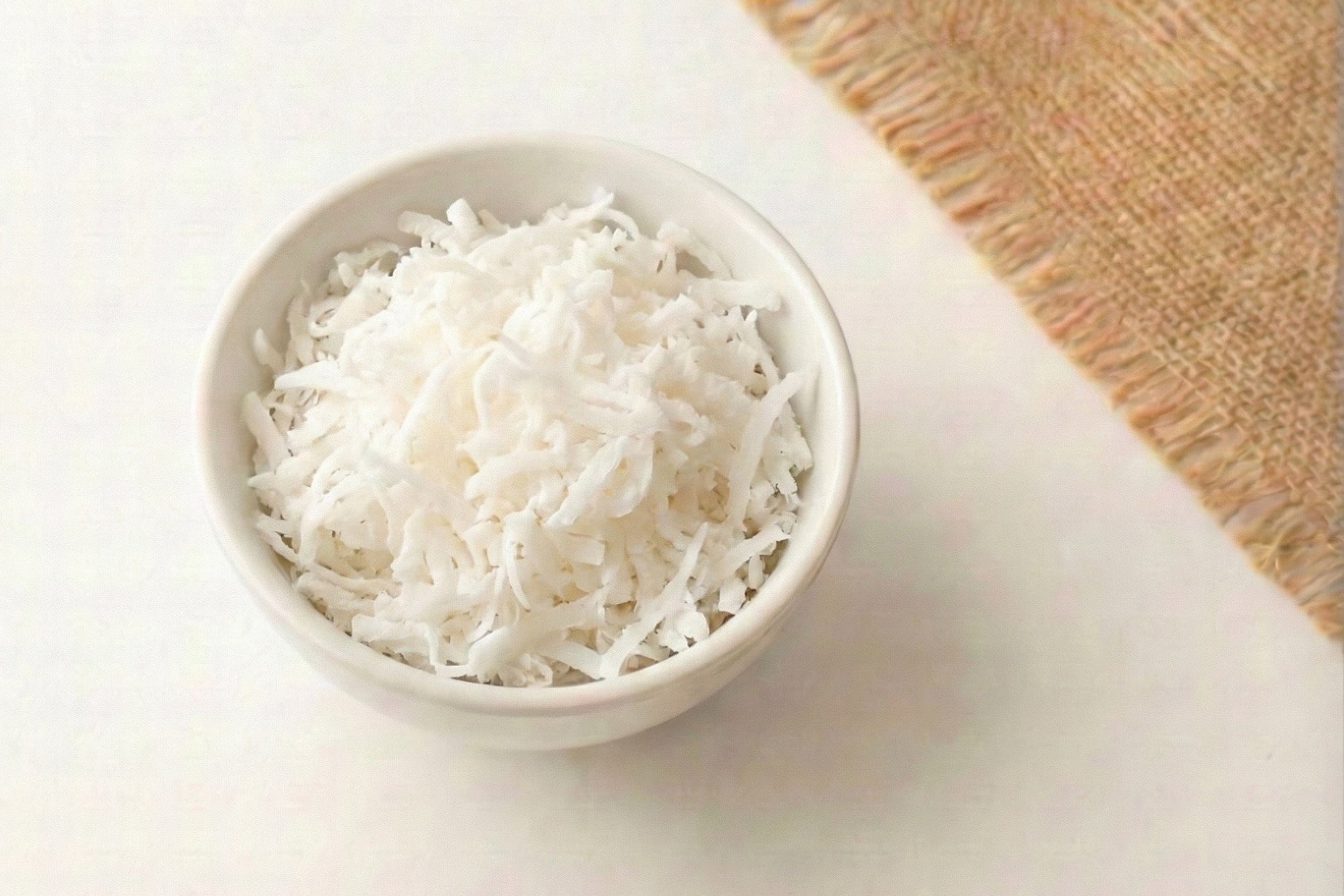 Coco rallado a granel. Ideal para tu repostería (postres). Compra a granel aquí.