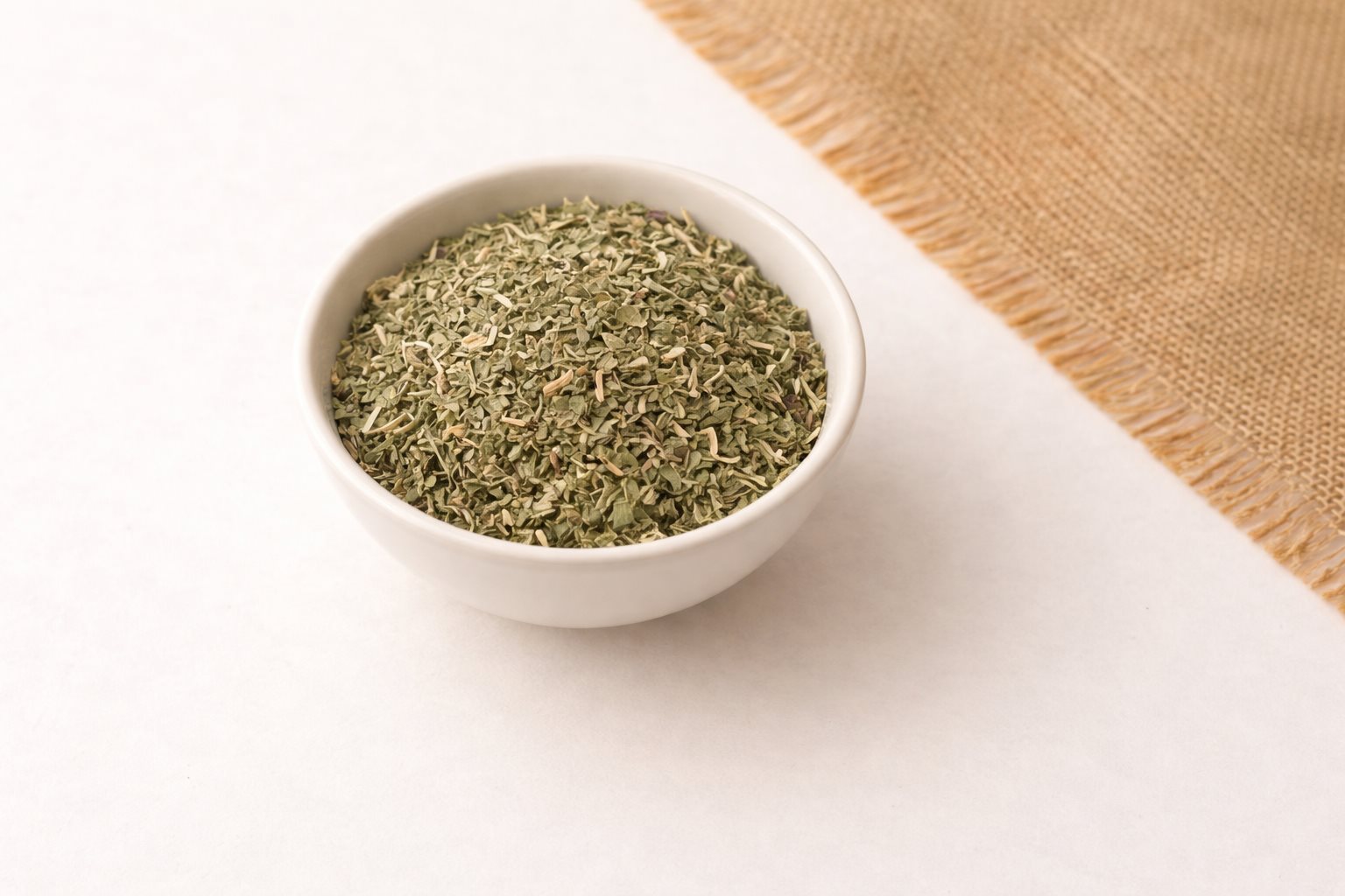 Hojas de menta a granel. Visita nuestra tienda en línea y conoce sus beneficios. Entrega a domicilio México.