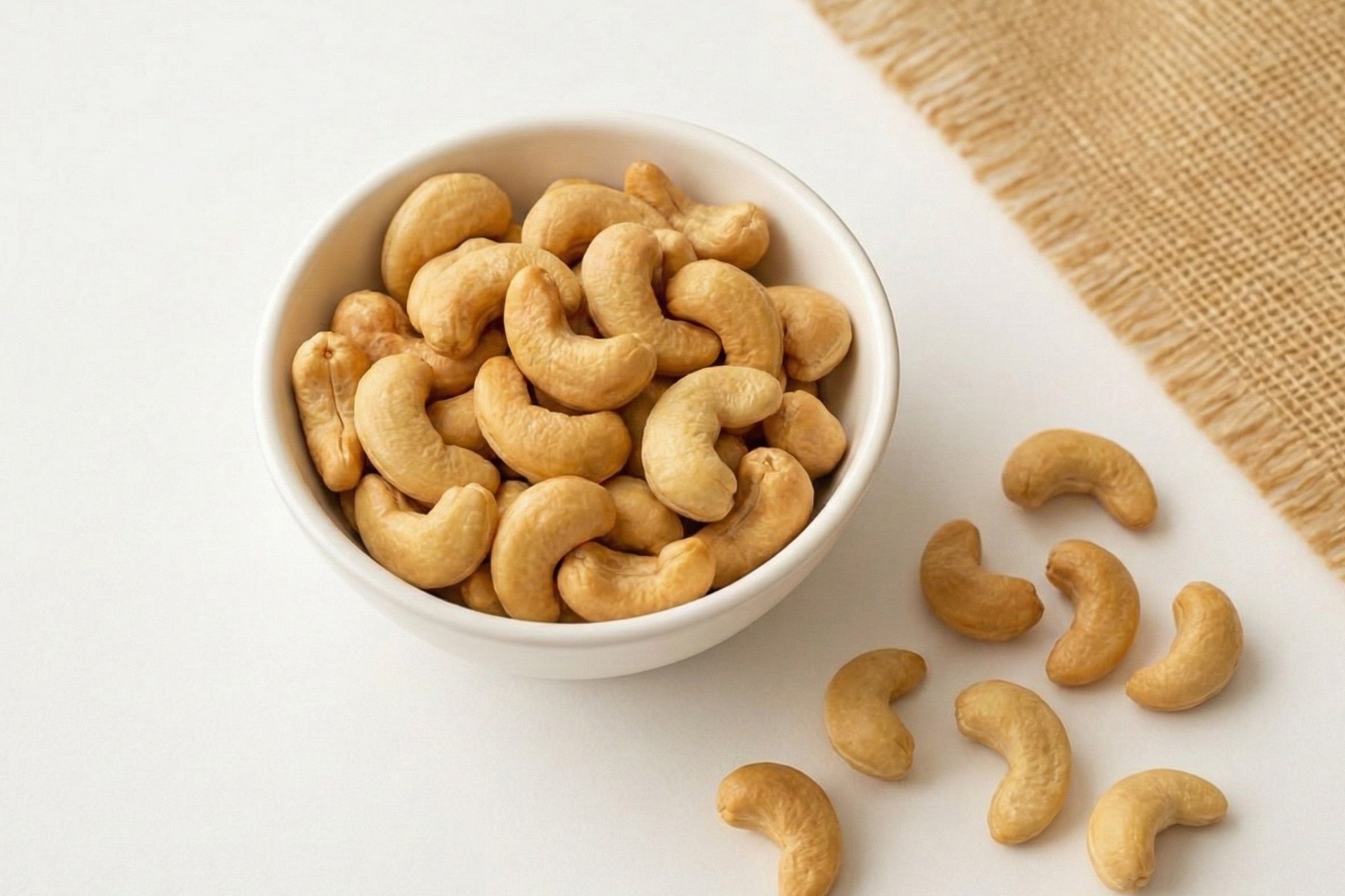 Nuez de la india con sal a granel, snack crujiente y saludable